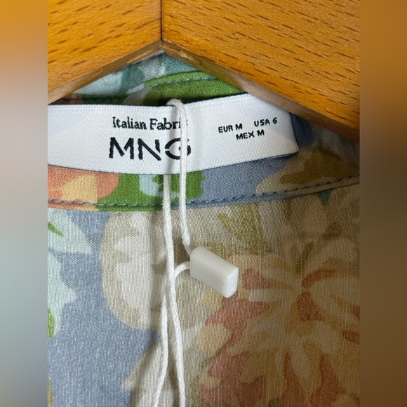 Mango Long Sleeve Floral Button Up Shirt Italian Fabric Medium (6) NEW - Picture 3 of 7